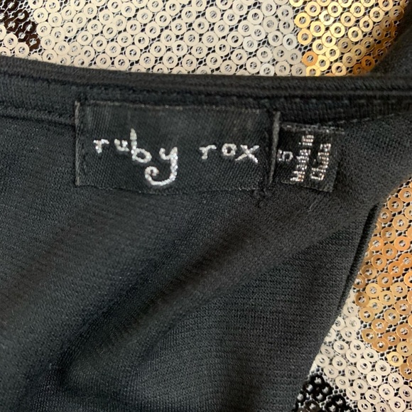 Gorgeous Sequined Dress - Picture 4 of 6